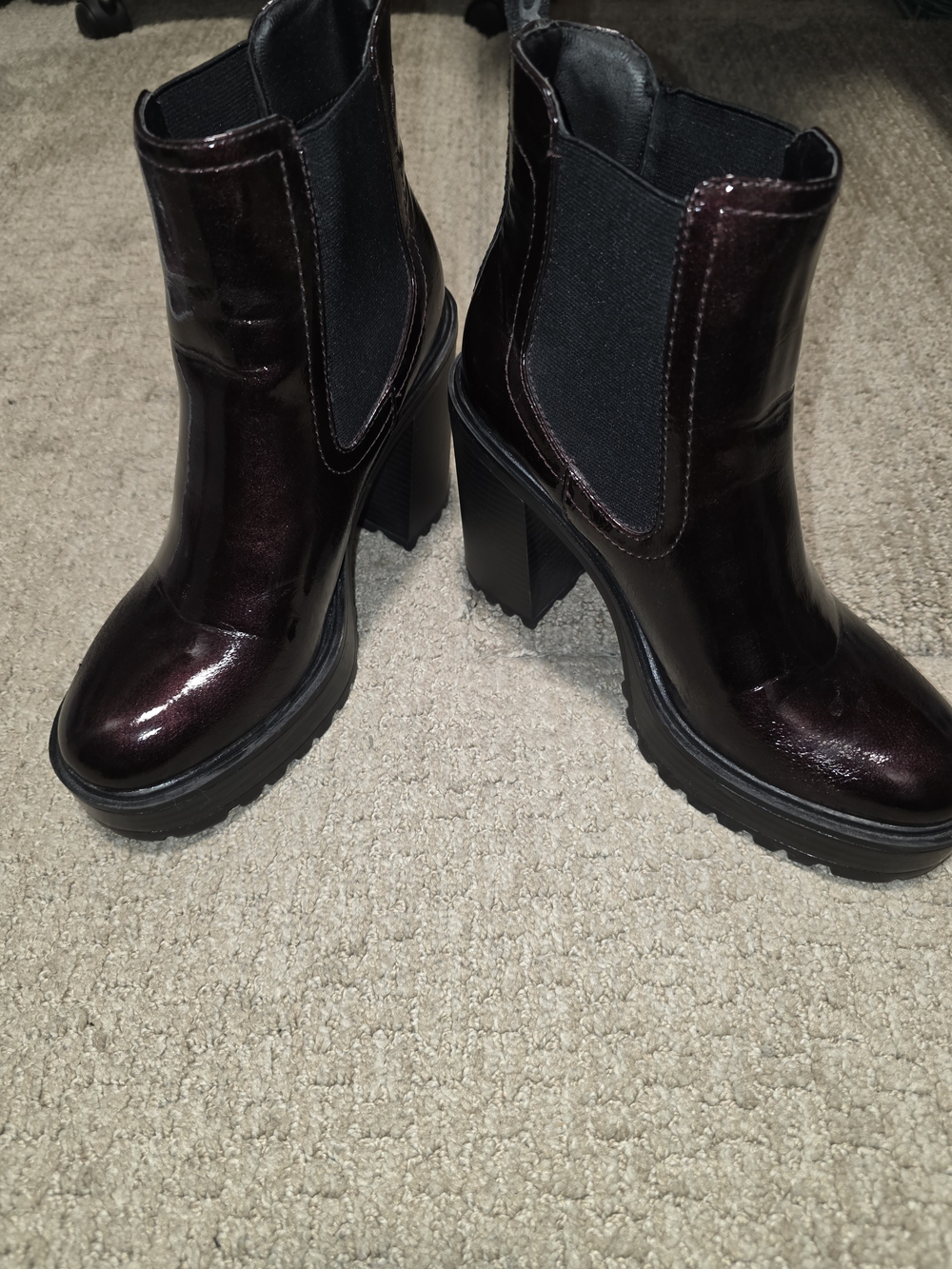 GBG Los Angeles Shiny Chelsea Platform Booties in Burgundy